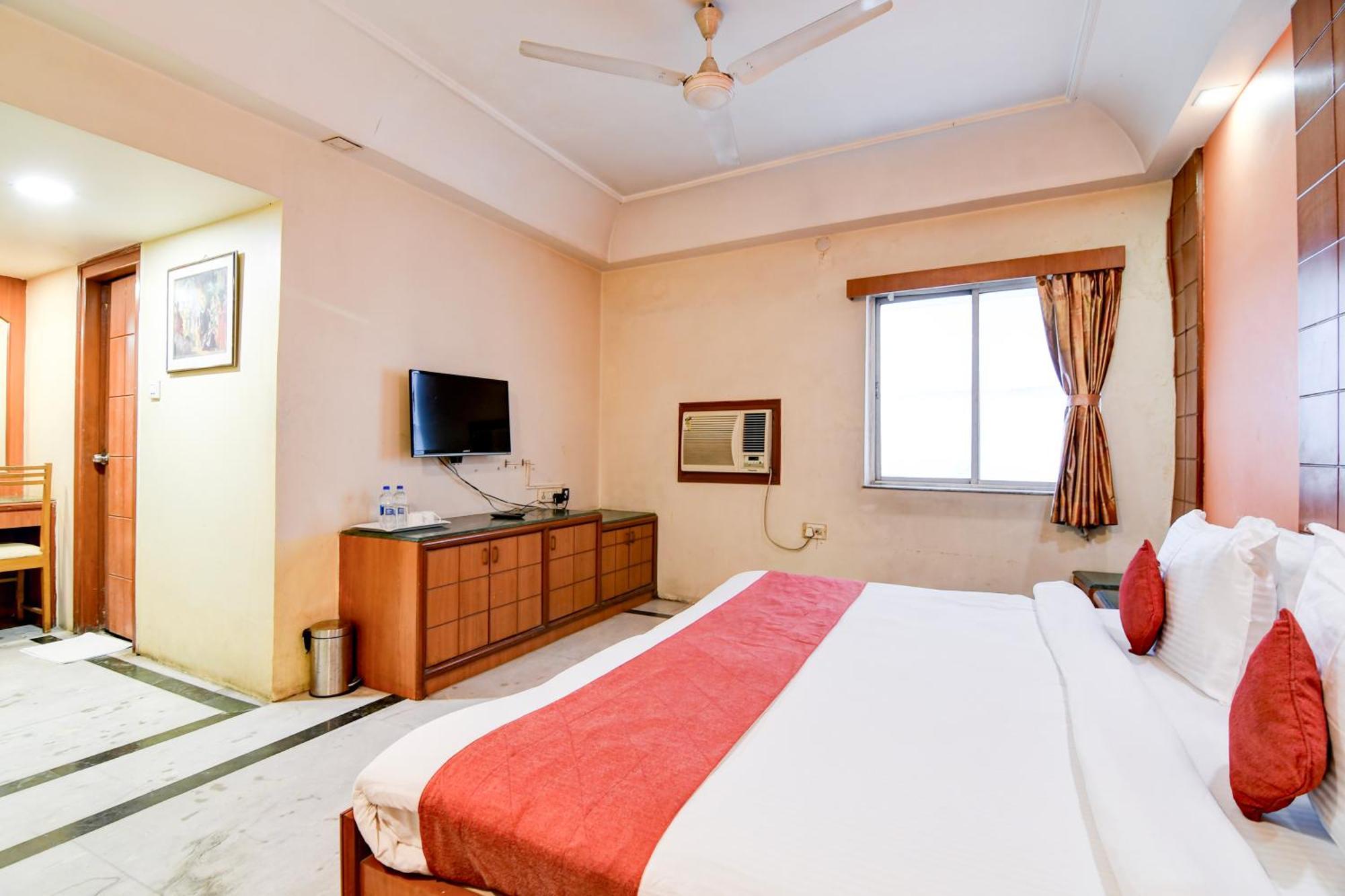 Hotel King'S Crown Calcutta Exteriör bild